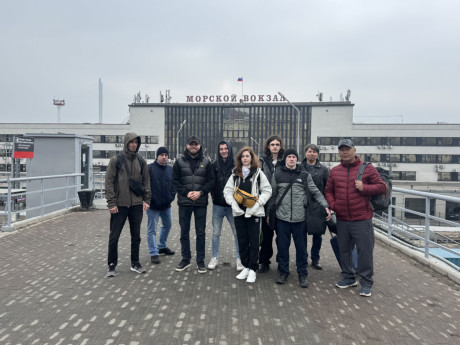 Уплыть в Корею на заработки паромом